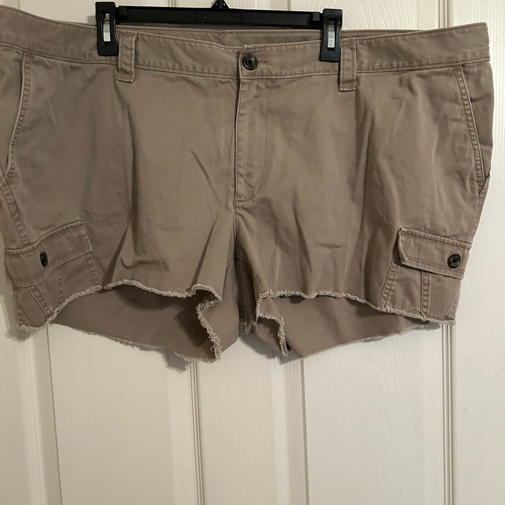 Old Navy Khaki Cargo Shorts Size 24